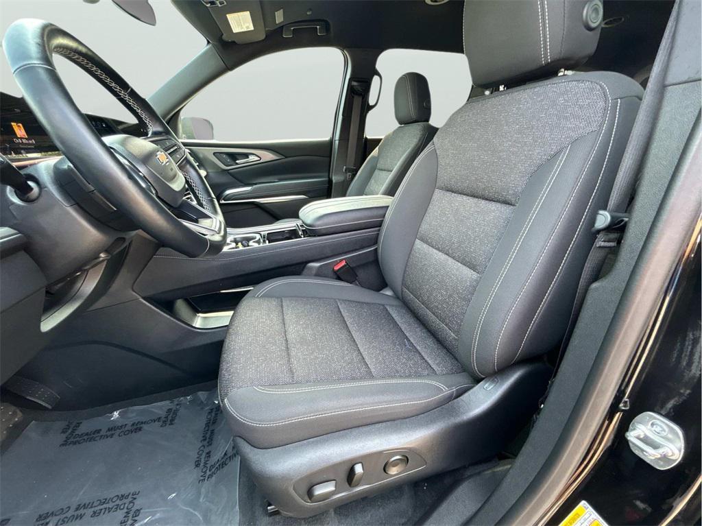 used 2024 Chevrolet Traverse car, priced at $37,989