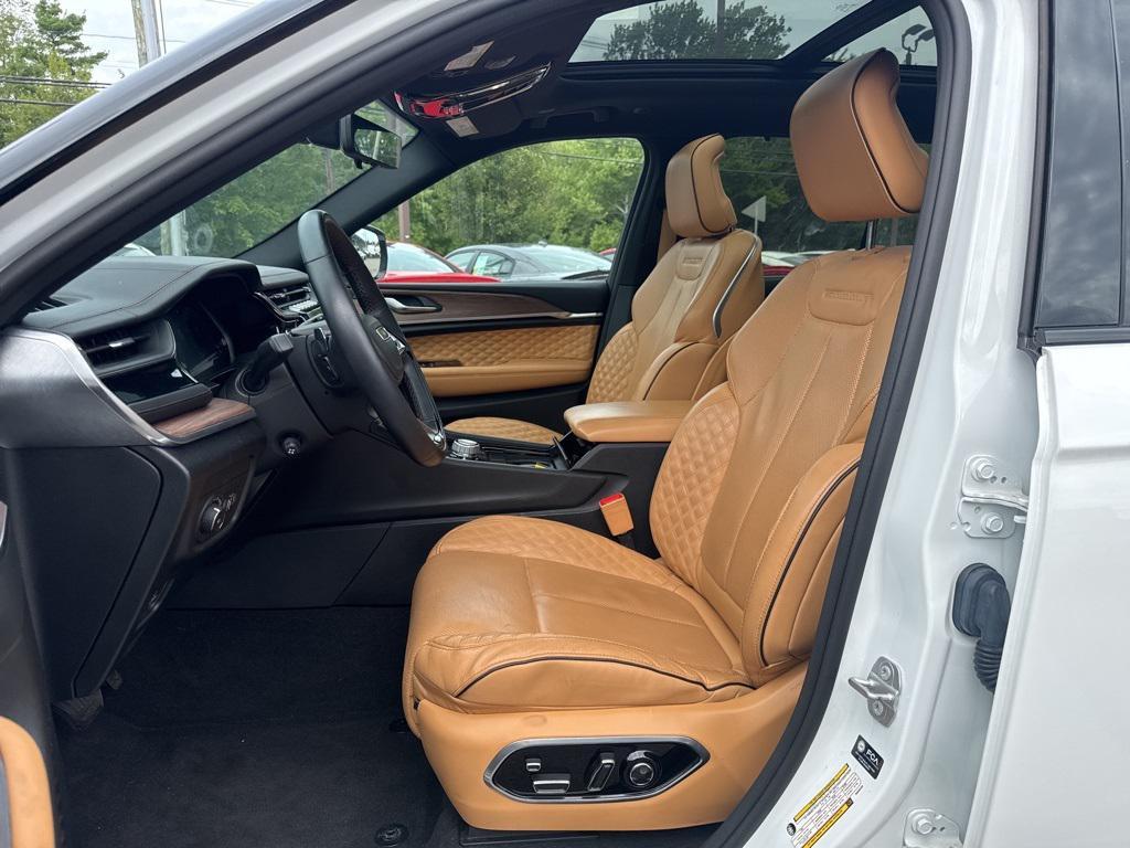 used 2022 Jeep Grand Cherokee car, priced at $44,990