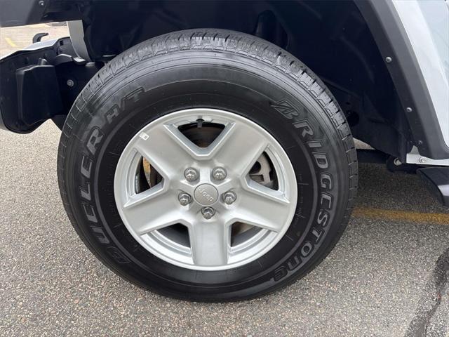used 2023 Jeep Gladiator car, priced at $28,490