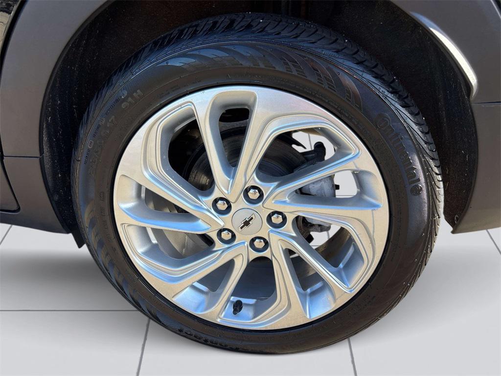 used 2022 Chevrolet Bolt EUV car, priced at $17,500