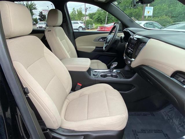 used 2022 Chevrolet Traverse car, priced at $22,990