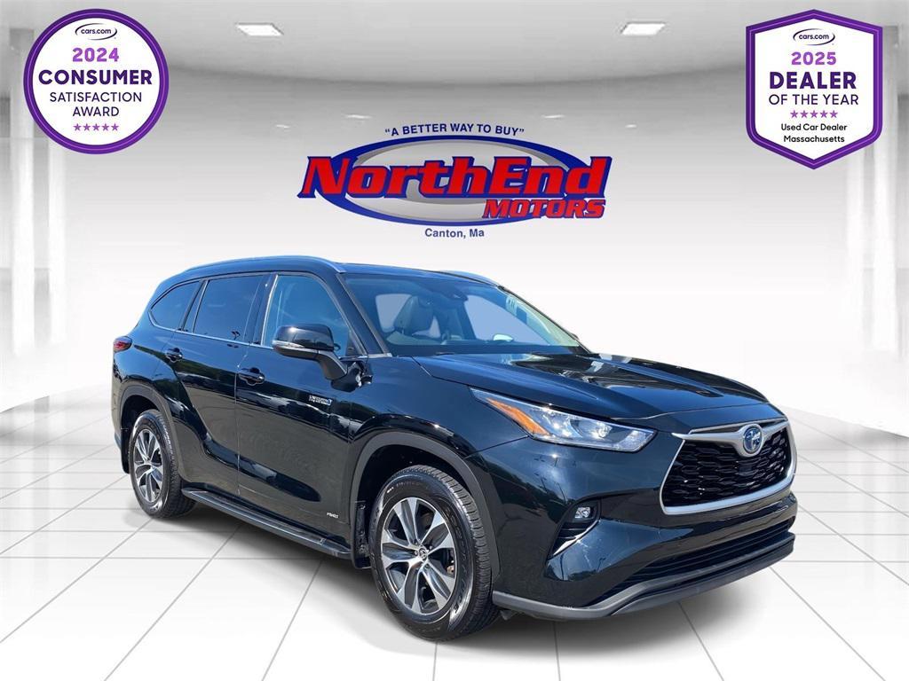 used 2020 Toyota Highlander Hybrid car, priced at $29,500
