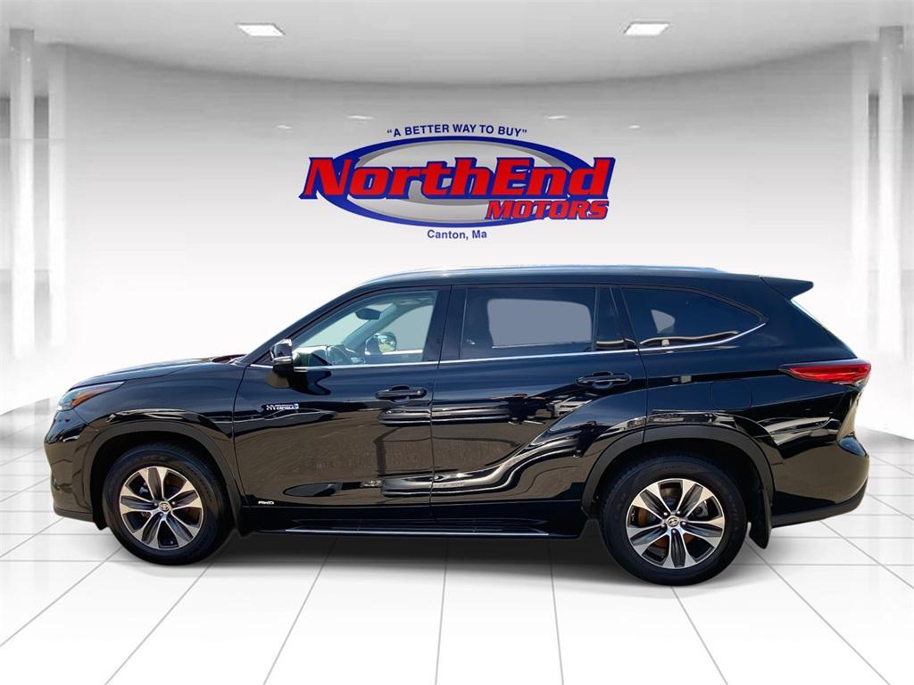 used 2020 Toyota Highlander Hybrid car, priced at $29,500