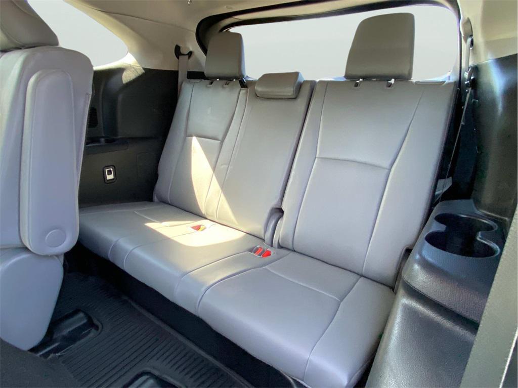 used 2020 Toyota Highlander Hybrid car, priced at $29,249