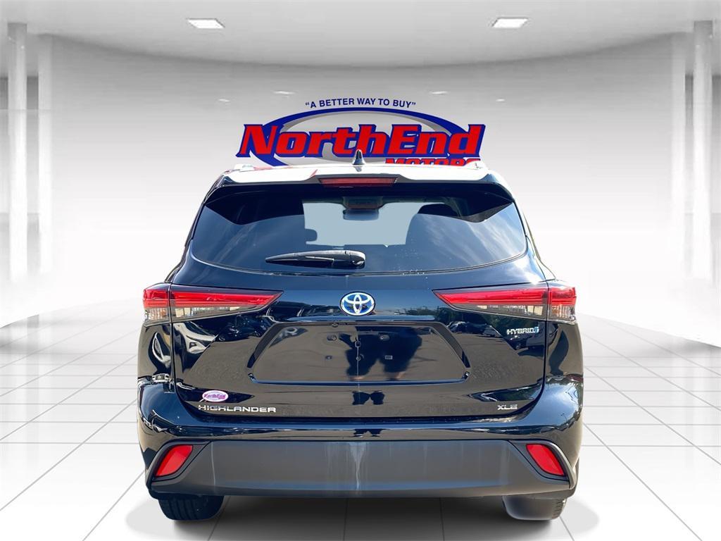 used 2020 Toyota Highlander Hybrid car, priced at $29,500