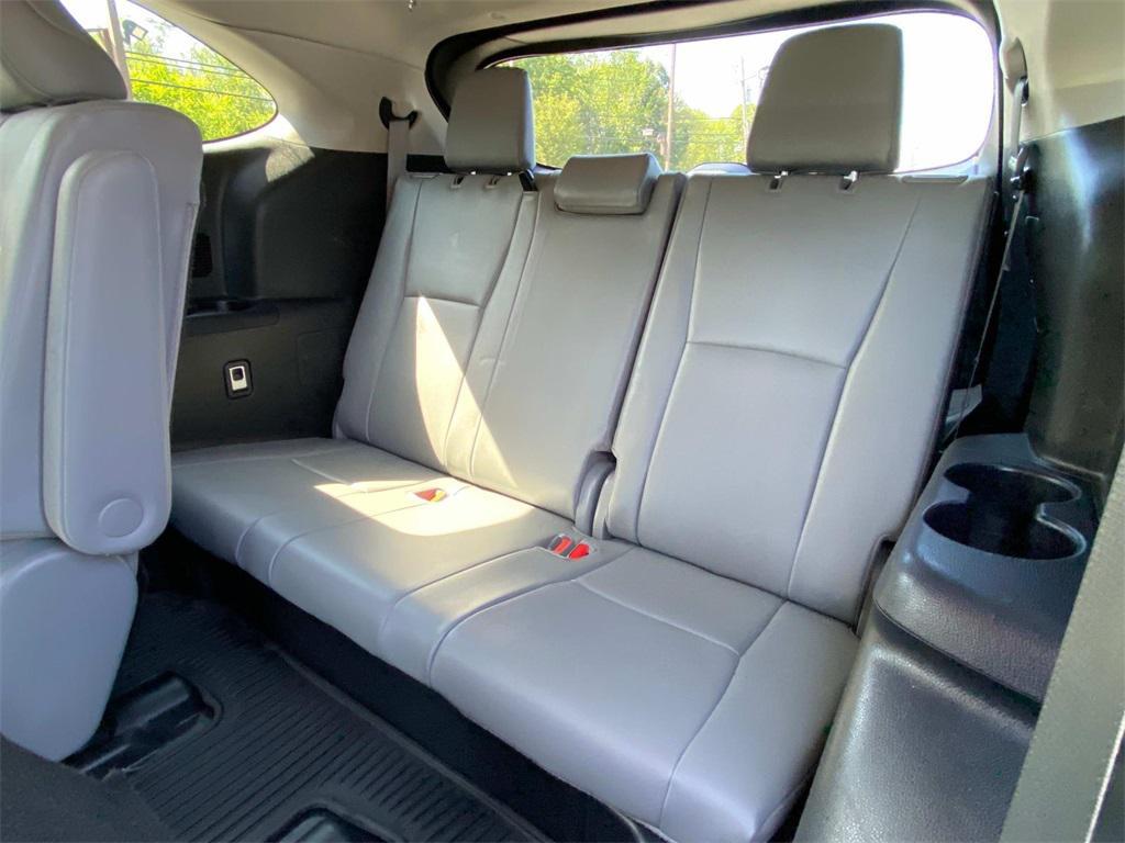 used 2020 Toyota Highlander Hybrid car, priced at $29,500