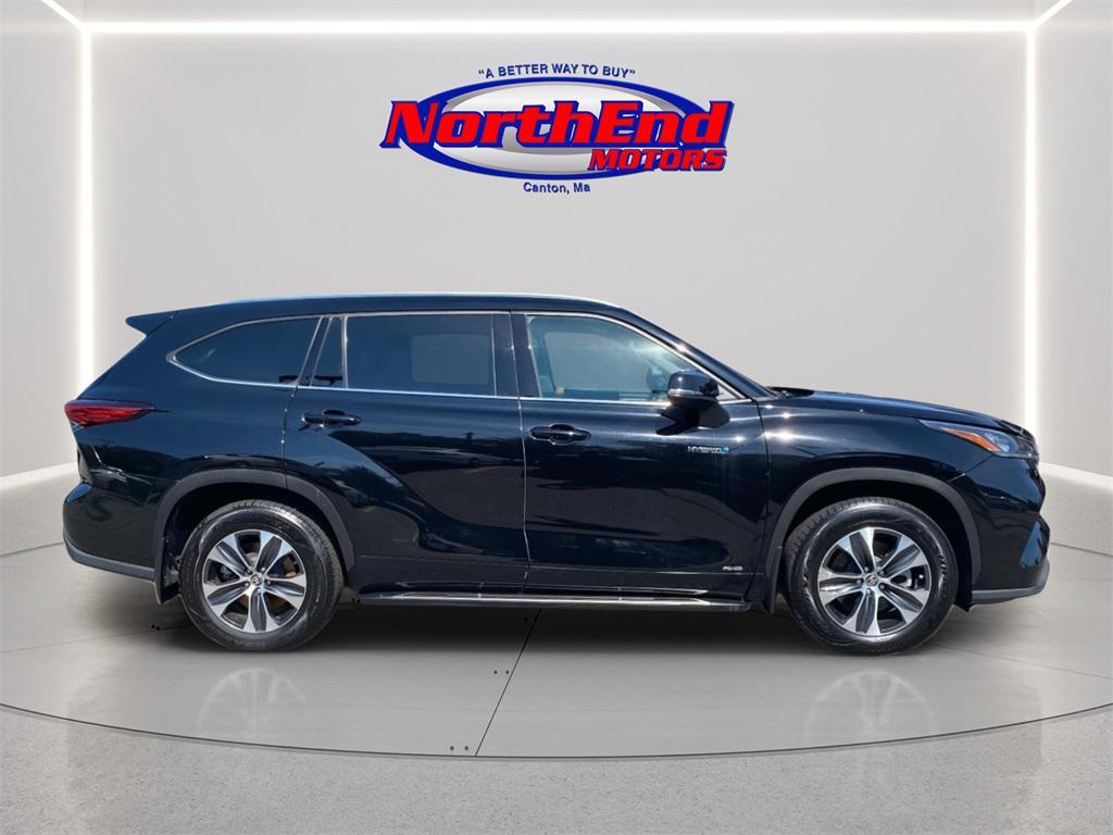 used 2020 Toyota Highlander Hybrid car, priced at $29,249