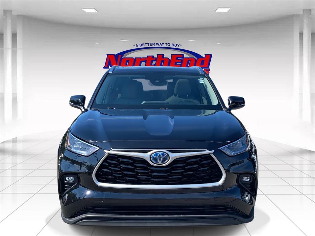 used 2020 Toyota Highlander Hybrid car, priced at $29,500