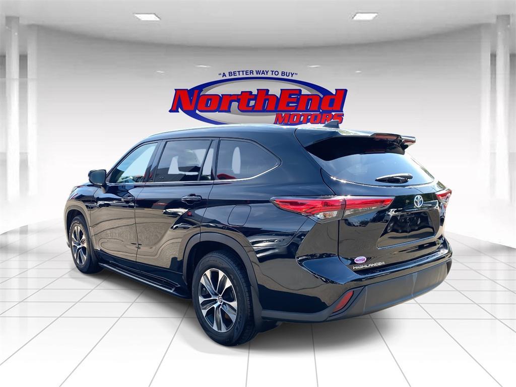 used 2020 Toyota Highlander Hybrid car, priced at $29,500