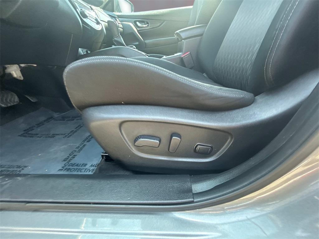 used 2017 Nissan Rogue car, priced at $14,900