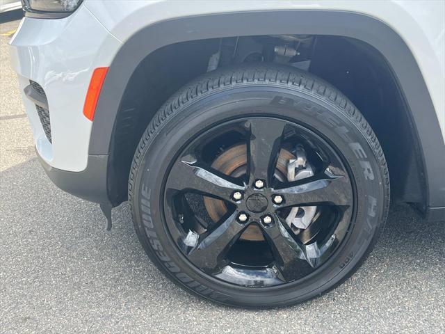 used 2023 Jeep Grand Cherokee car, priced at $35,990