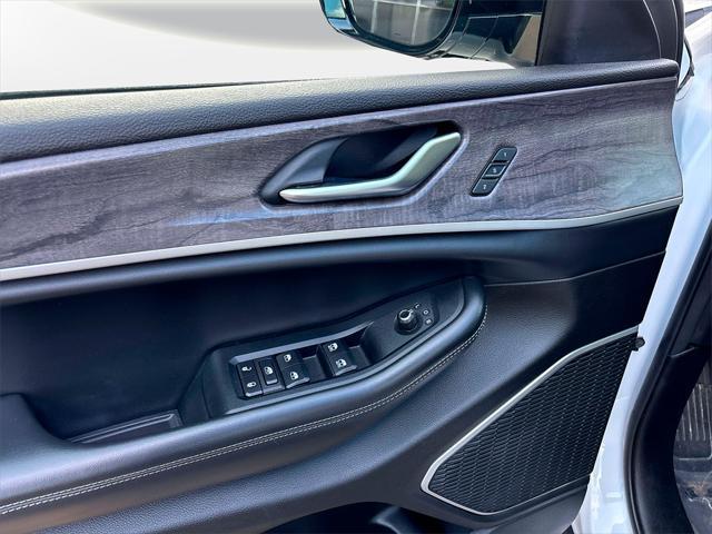 used 2022 Jeep Grand Cherokee car, priced at $30,990