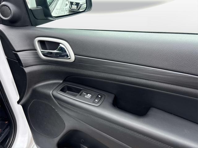 used 2022 Jeep Grand Cherokee car, priced at $29,490
