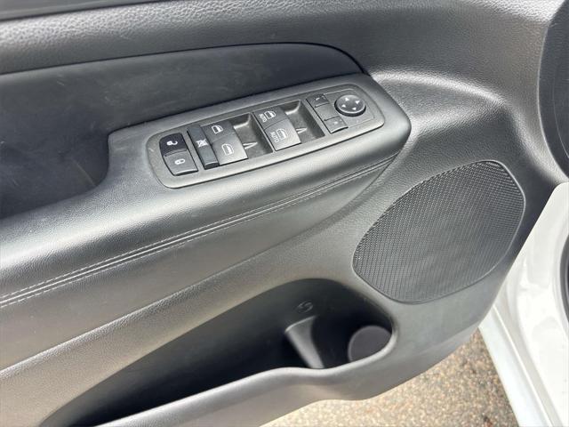 used 2022 Jeep Grand Cherokee car, priced at $29,490