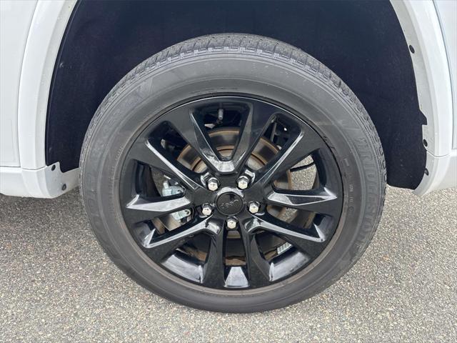 used 2022 Jeep Grand Cherokee car, priced at $29,490