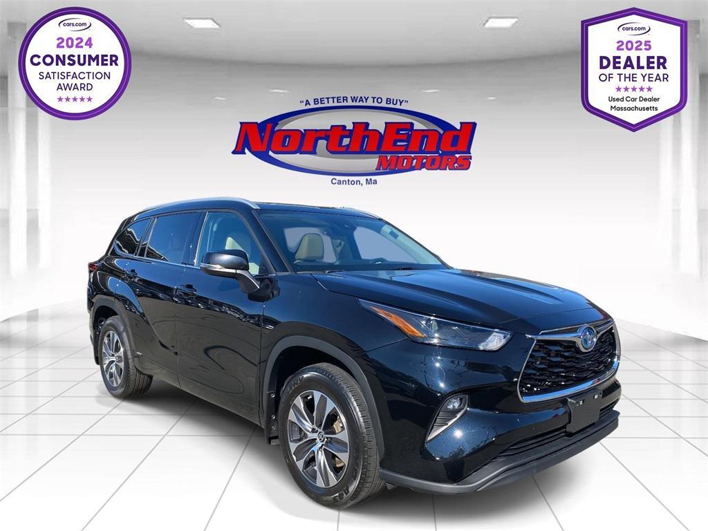 used 2022 Toyota Highlander Hybrid car, priced at $33,500