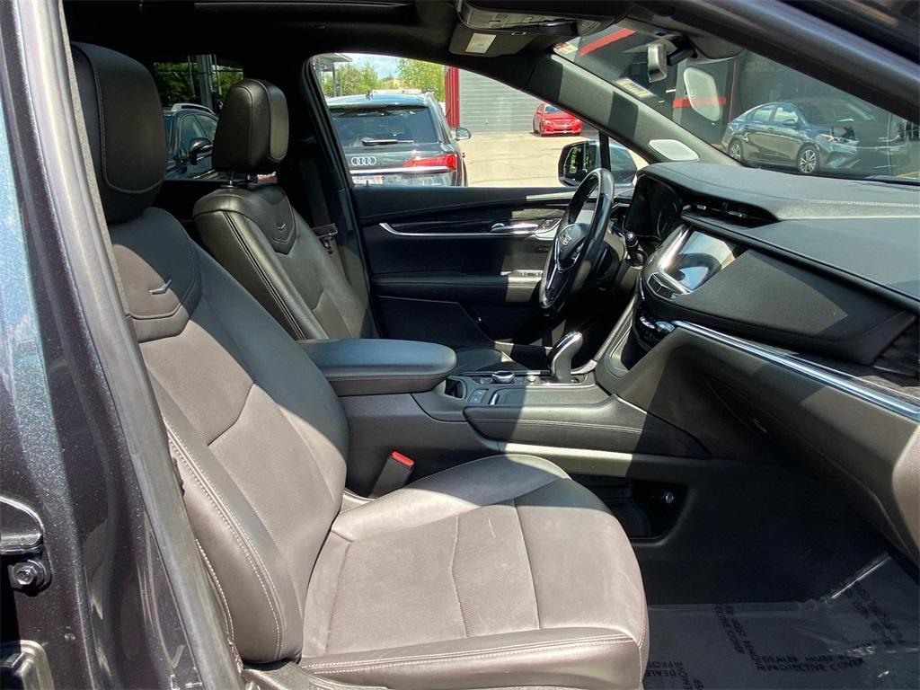 used 2021 Cadillac XT5 car, priced at $27,400