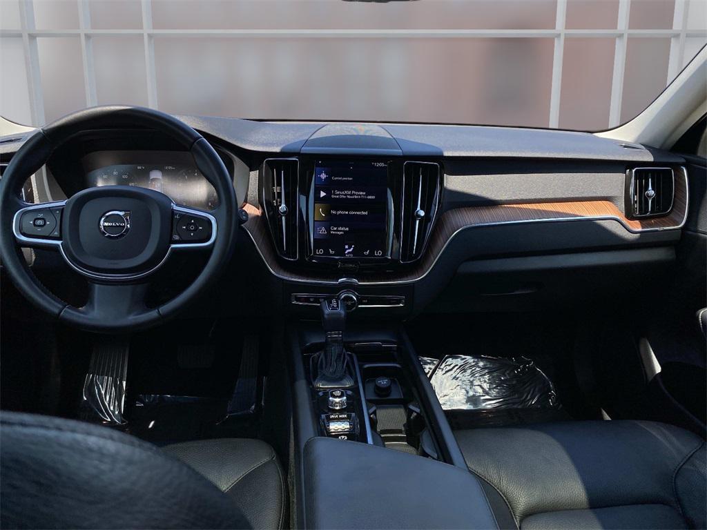 used 2021 Volvo XC60 car, priced at $29,400