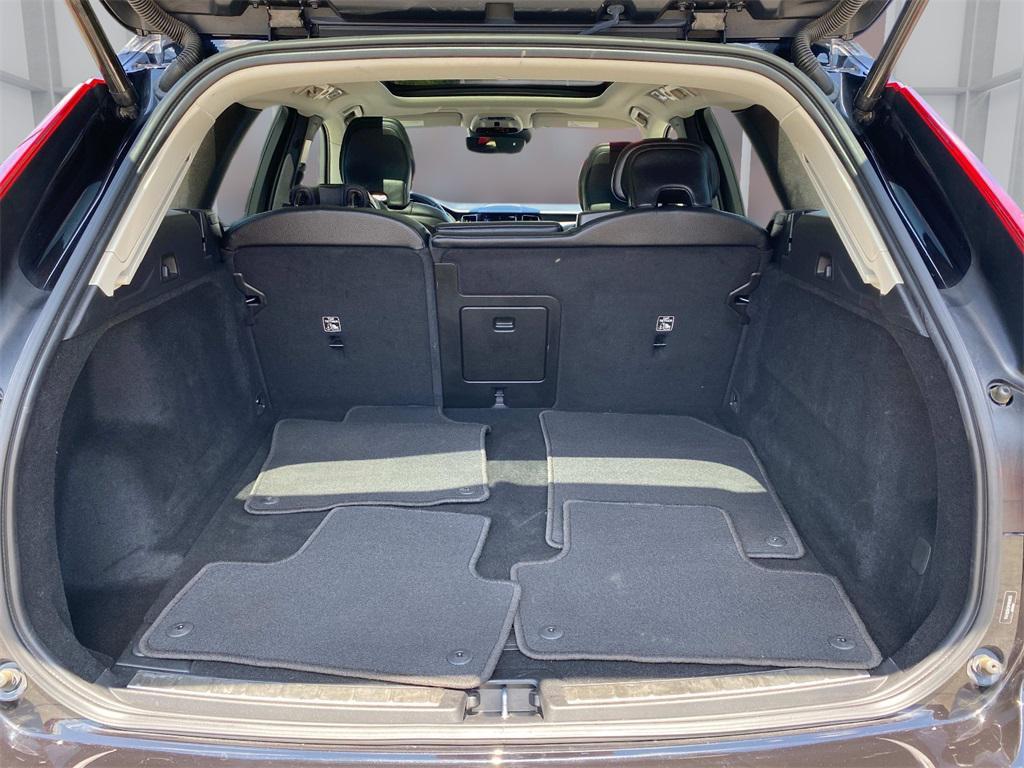 used 2021 Volvo XC60 car, priced at $29,400