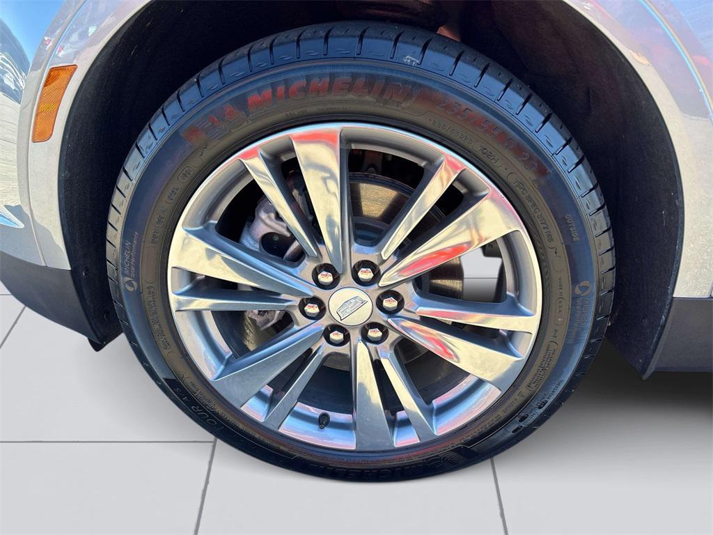used 2025 Cadillac XT5 car, priced at $44,990