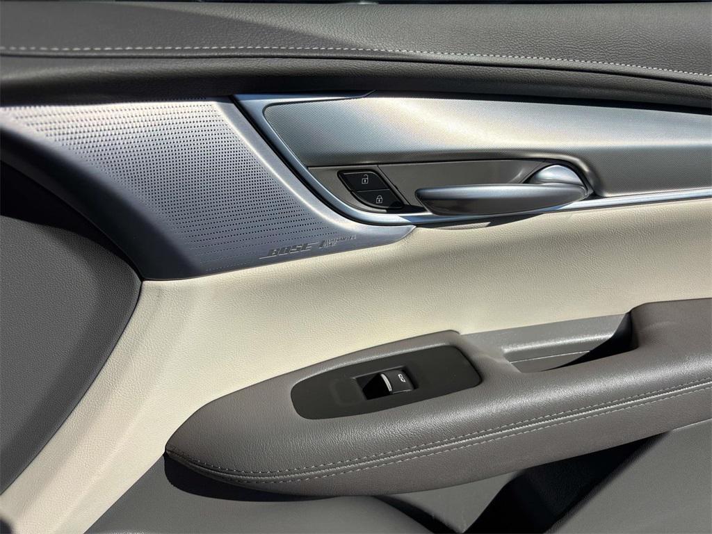 used 2025 Cadillac XT5 car, priced at $44,990