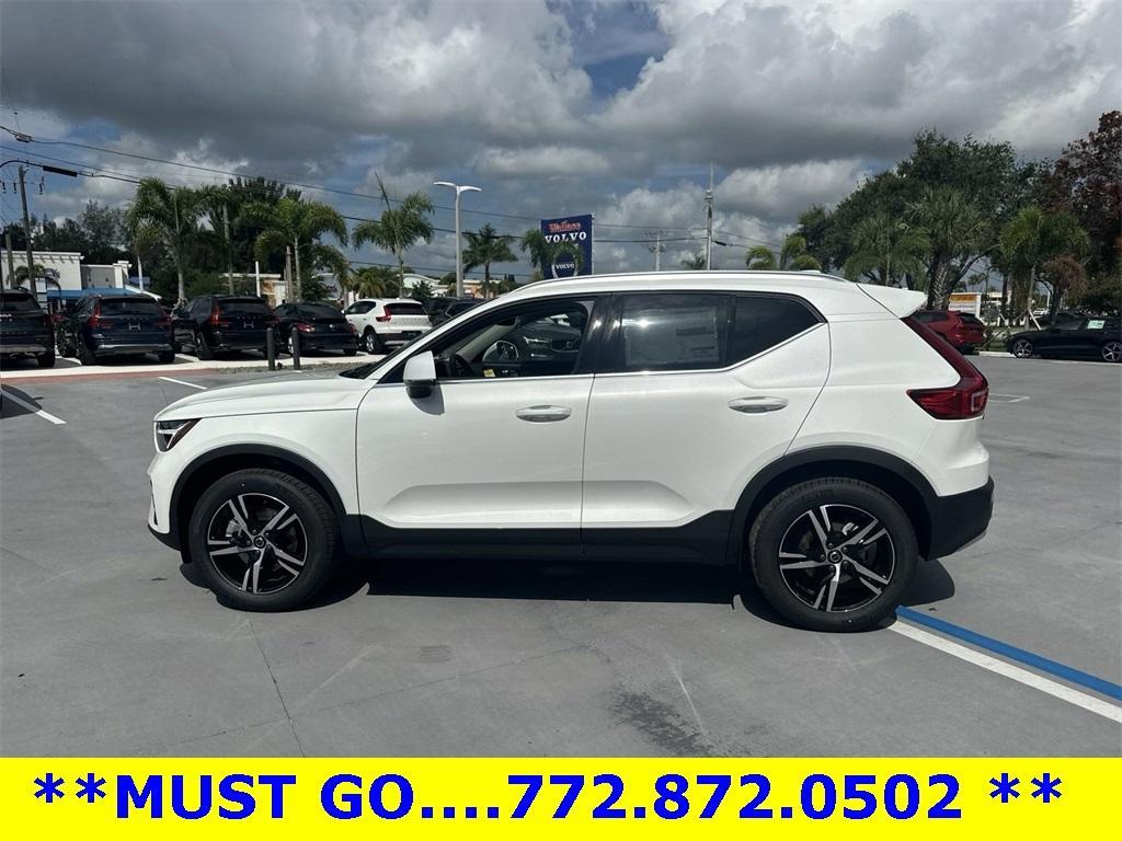 new 2025 Volvo XC40 car, priced at $43,045