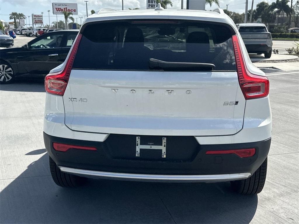 new 2025 Volvo XC40 car, priced at $50,595