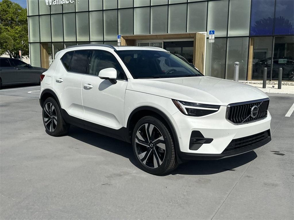 new 2025 Volvo XC40 car, priced at $50,595