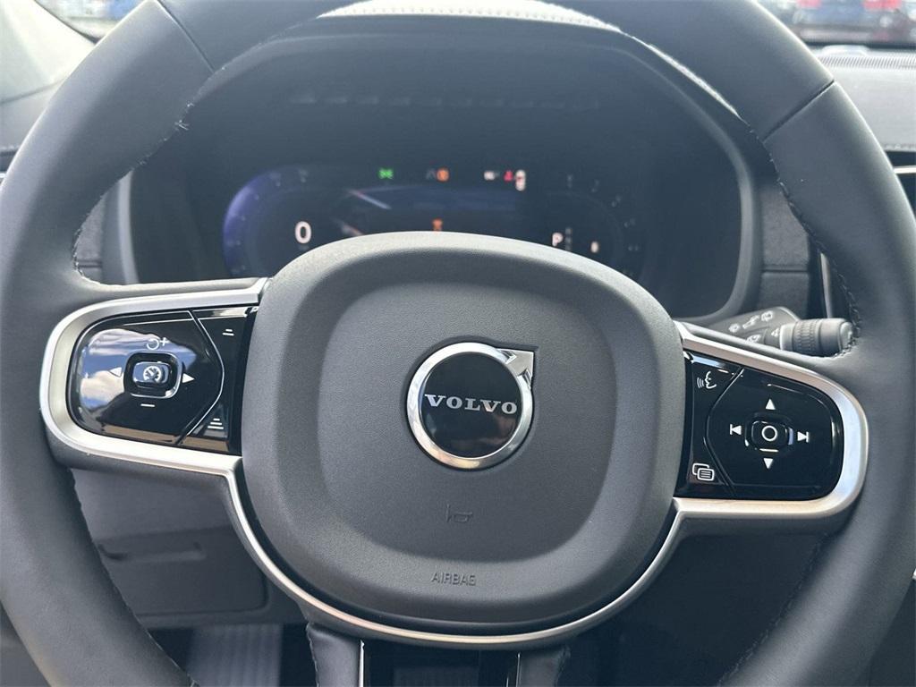 new 2025 Volvo XC90 car, priced at $73,980