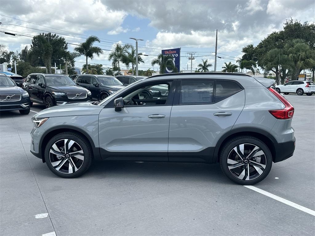 new 2025 Volvo XC40 car, priced at $46,299