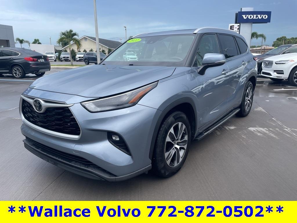 used 2022 Toyota Highlander car, priced at $32,972