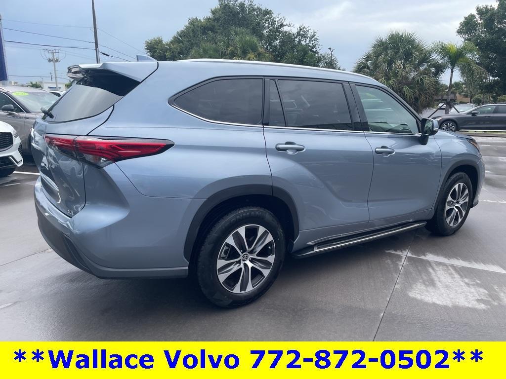 used 2022 Toyota Highlander car, priced at $32,972