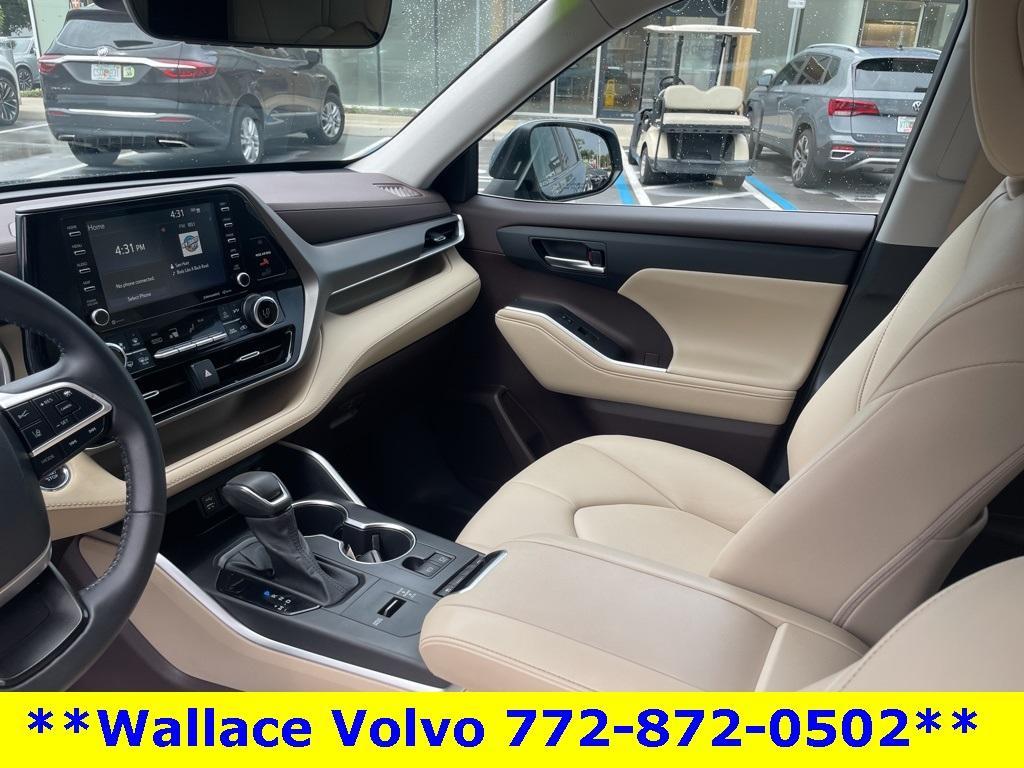 used 2022 Toyota Highlander car, priced at $32,972