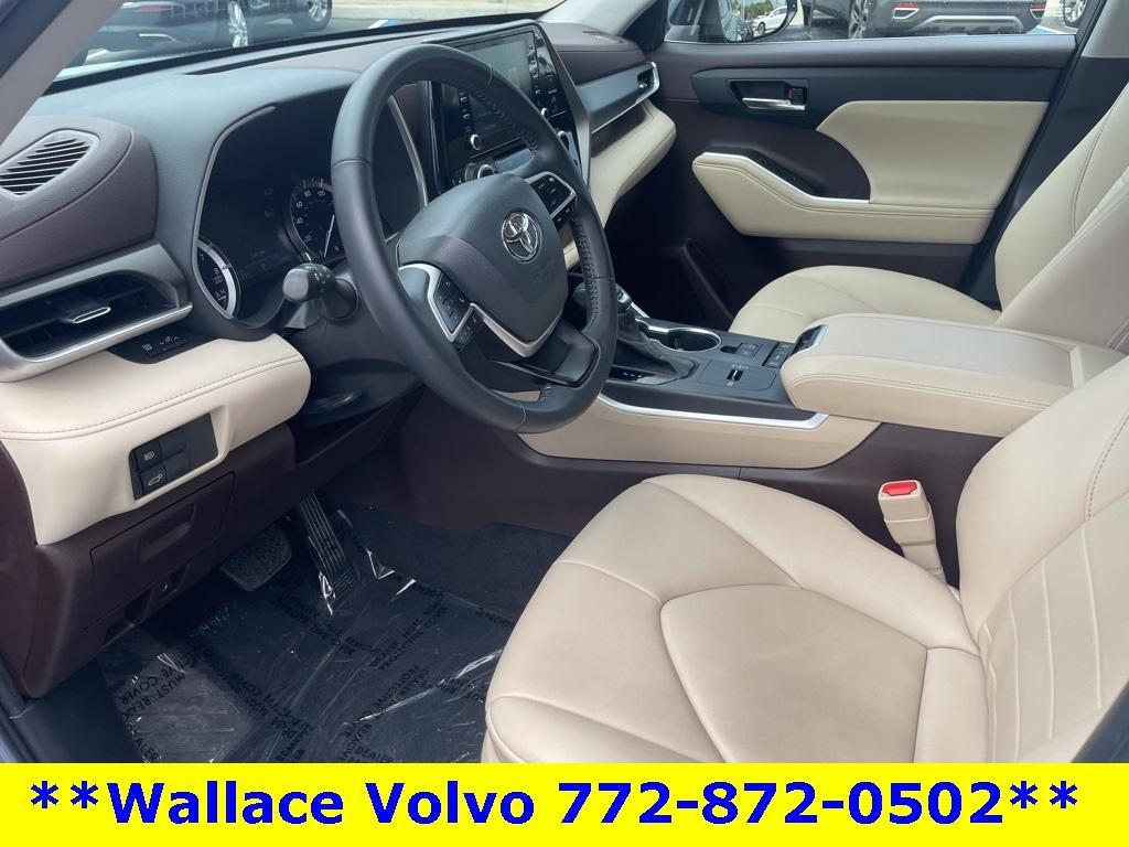 used 2022 Toyota Highlander car, priced at $32,972