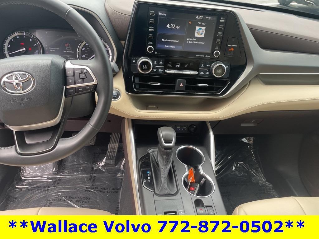 used 2022 Toyota Highlander car, priced at $32,972
