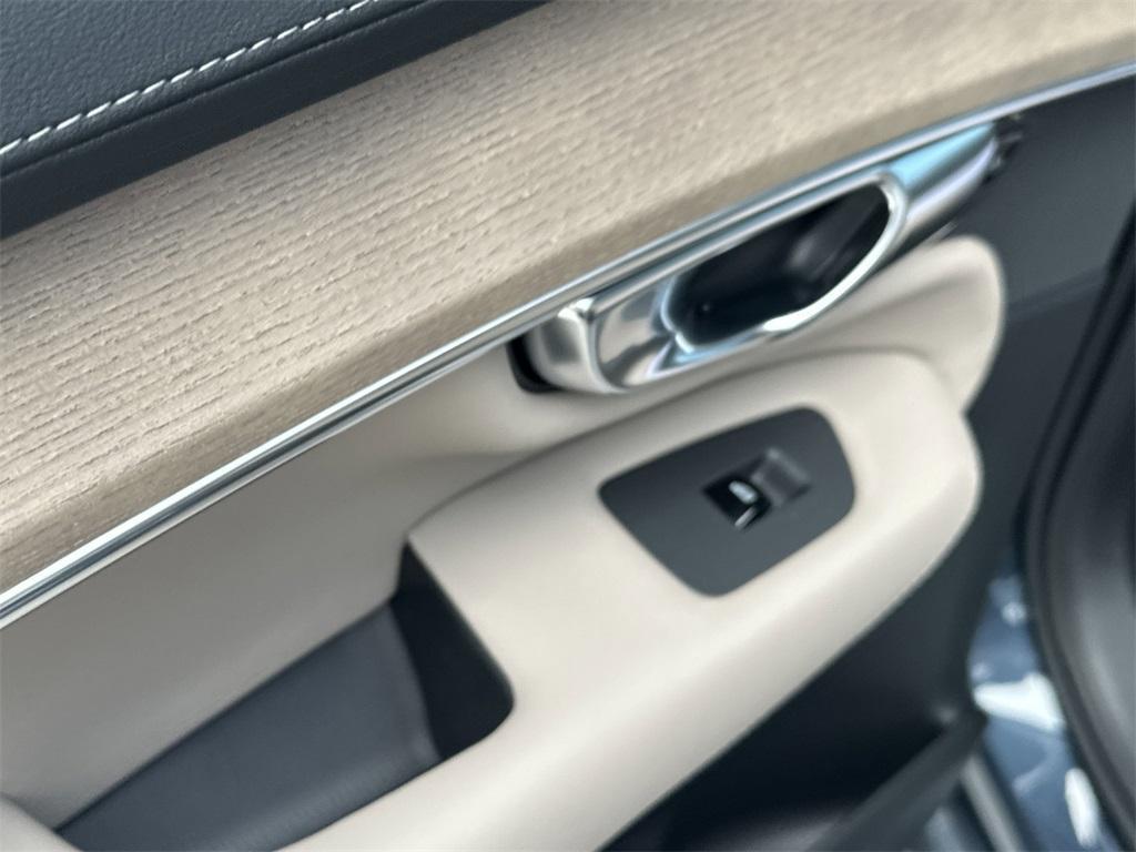 new 2026 Volvo XC90 car, priced at $67,275