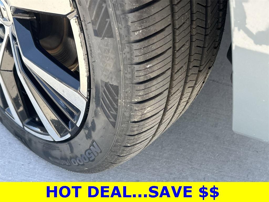 used 2023 Volvo XC60 car, priced at $35,289