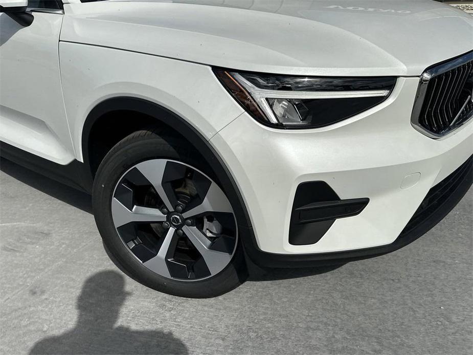 new 2025 Volvo XC40 car, priced at $45,465