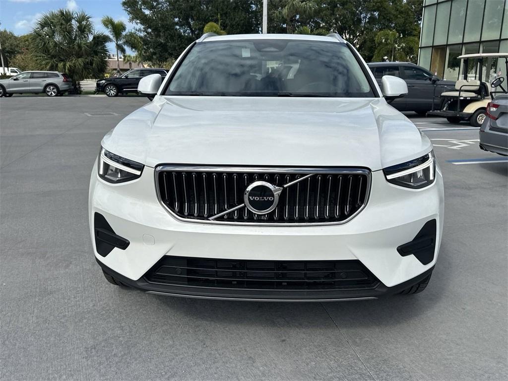 new 2025 Volvo XC40 car, priced at $45,465