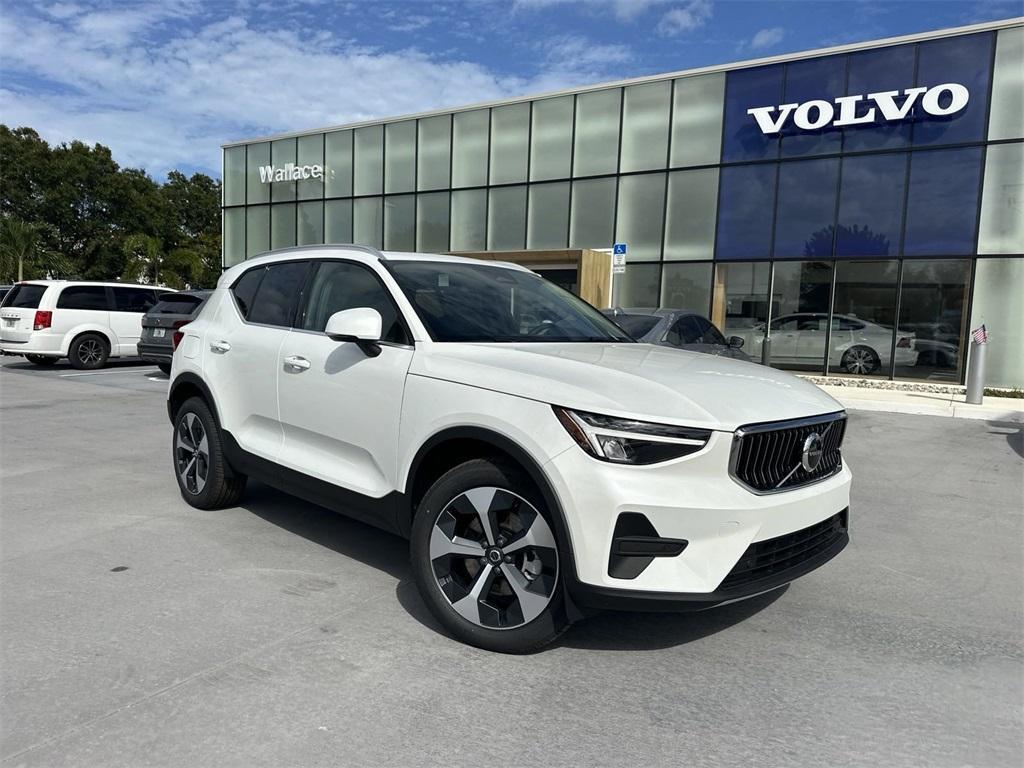 new 2025 Volvo XC40 car, priced at $45,465