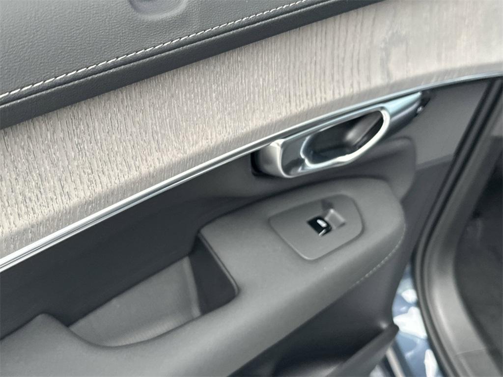 new 2026 Volvo XC90 car, priced at $71,875