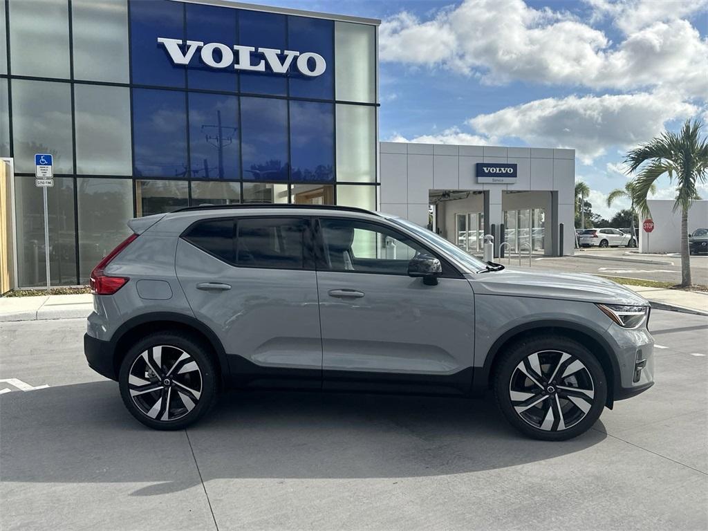 new 2025 Volvo XC40 car, priced at $49,790