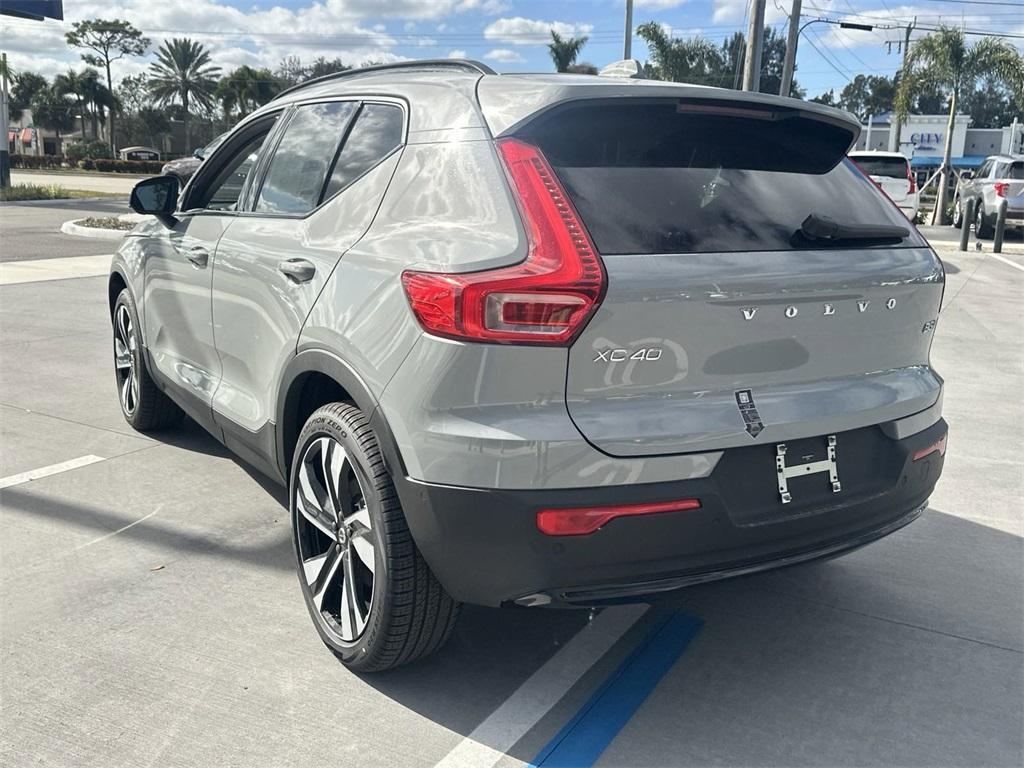 new 2025 Volvo XC40 car, priced at $49,790