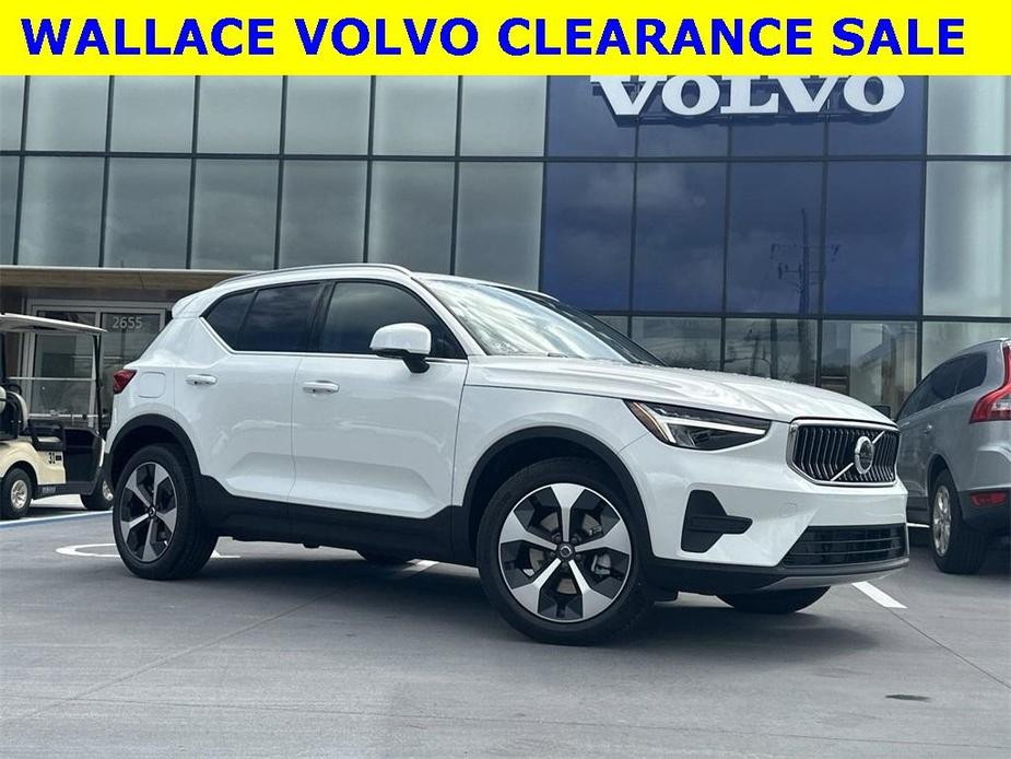 new 2025 Volvo XC40 car, priced at $46,015