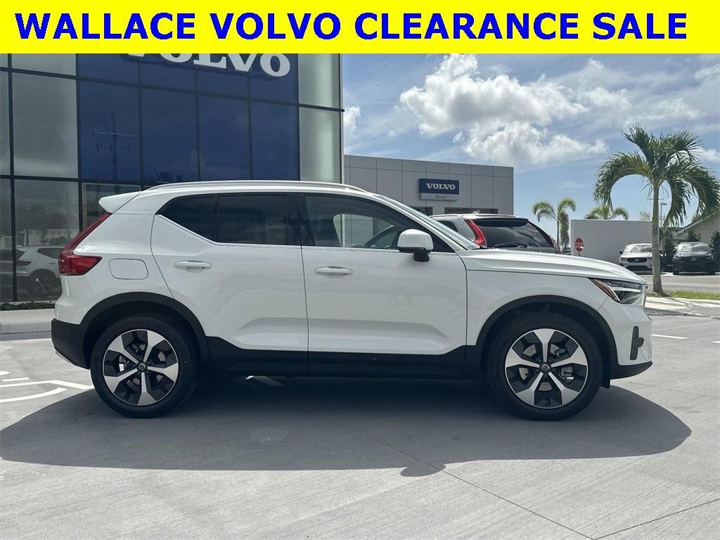 new 2025 Volvo XC40 car, priced at $46,015