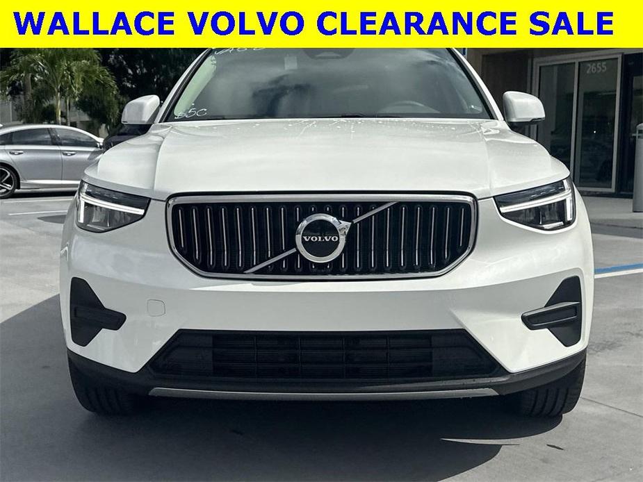 new 2025 Volvo XC40 car, priced at $46,015