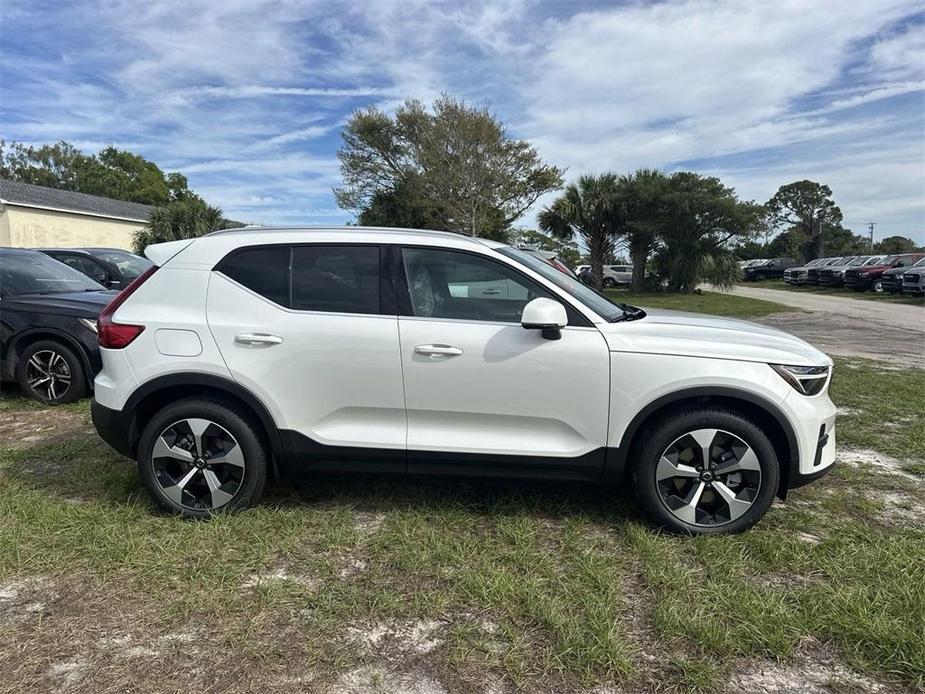 new 2025 Volvo XC40 car, priced at $45,465