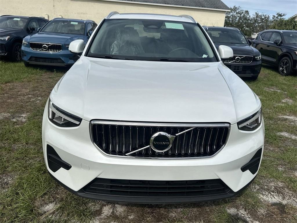 new 2025 Volvo XC40 car, priced at $45,465