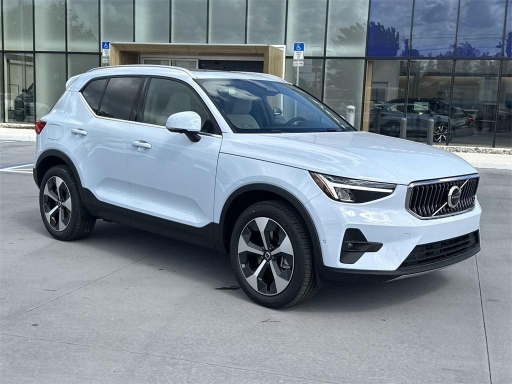 new 2025 Volvo XC40 car, priced at $46,795