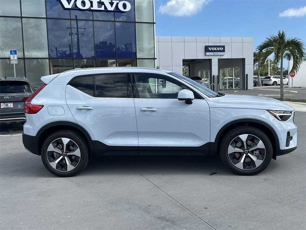 new 2025 Volvo XC40 car, priced at $46,795